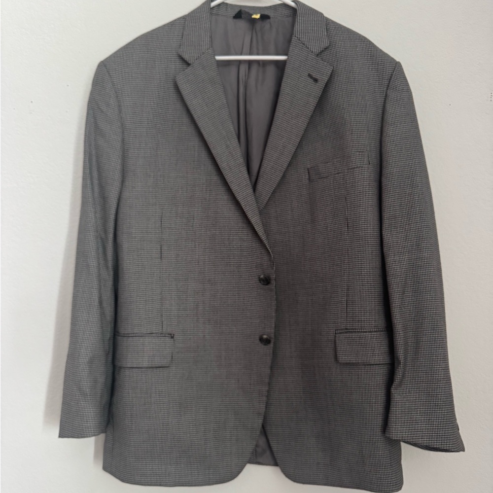Jos. A Banks gray/black houndstooth sports coat.  50R.